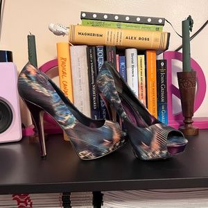 EUC Gorgeous Aldo Peep Toe Pumps